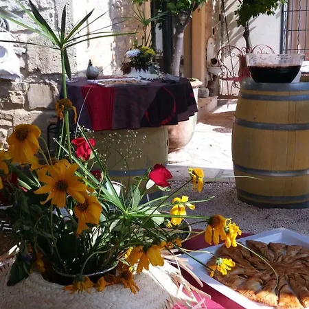 Le Clos Des Aramons 게스트하우스