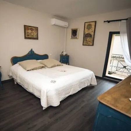 Le Clos Des Aramons 게스트하우스 3*