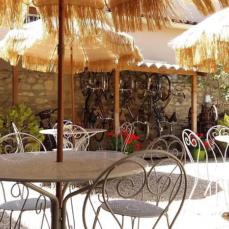 Le Clos Des Aramons 3*