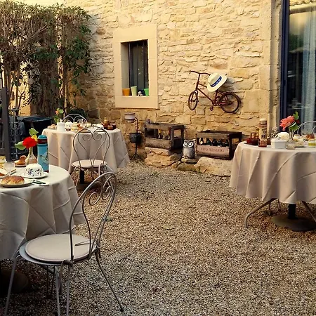 Le Clos Des Aramons Gasthof 3*