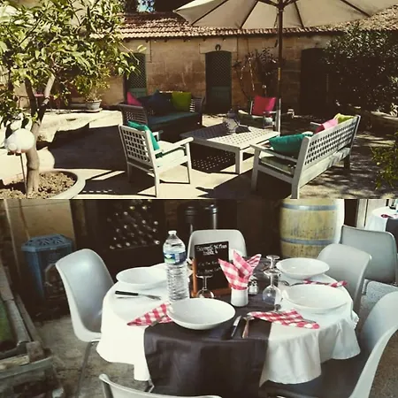 Le Clos Des Aramons 게스트하우스 3*